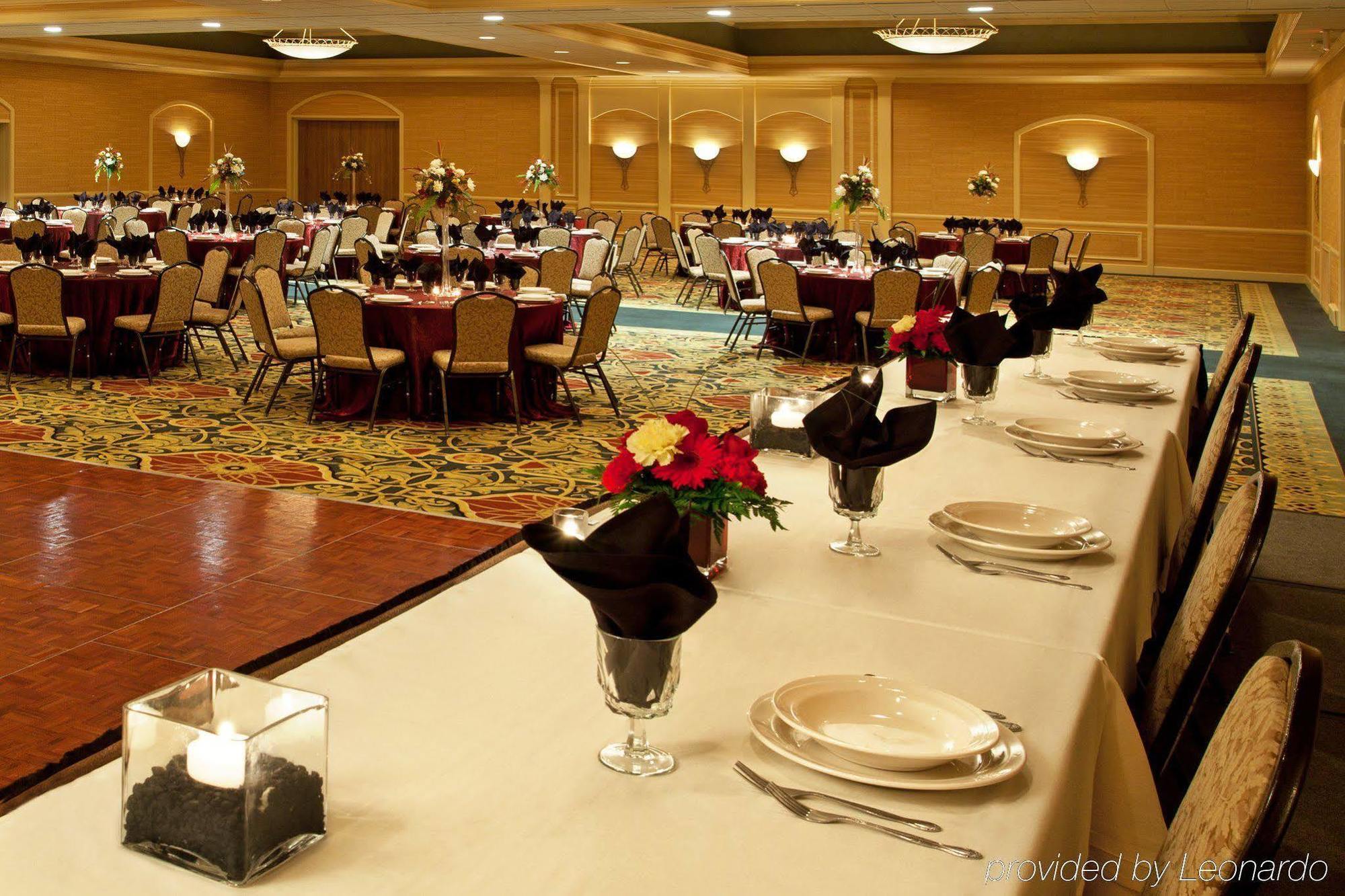 Holiday Inn Cleveland - South Independence, An Ihg Hotel Restaurant photo